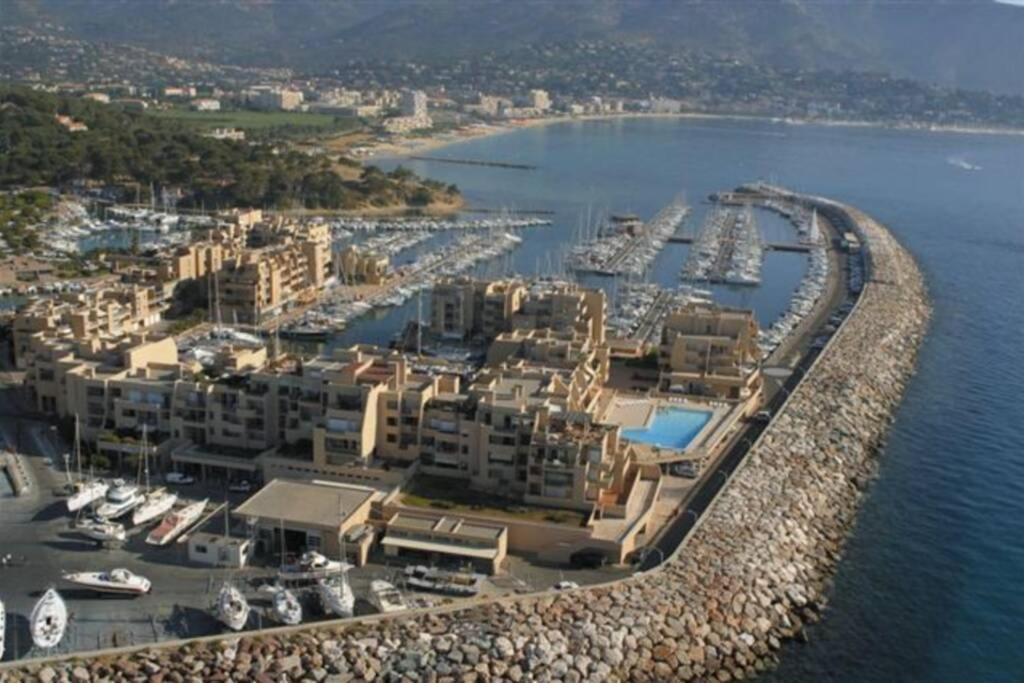 Face Mer Entre Plage Et Marina Bormes-les-Mimosas Kültér fotó