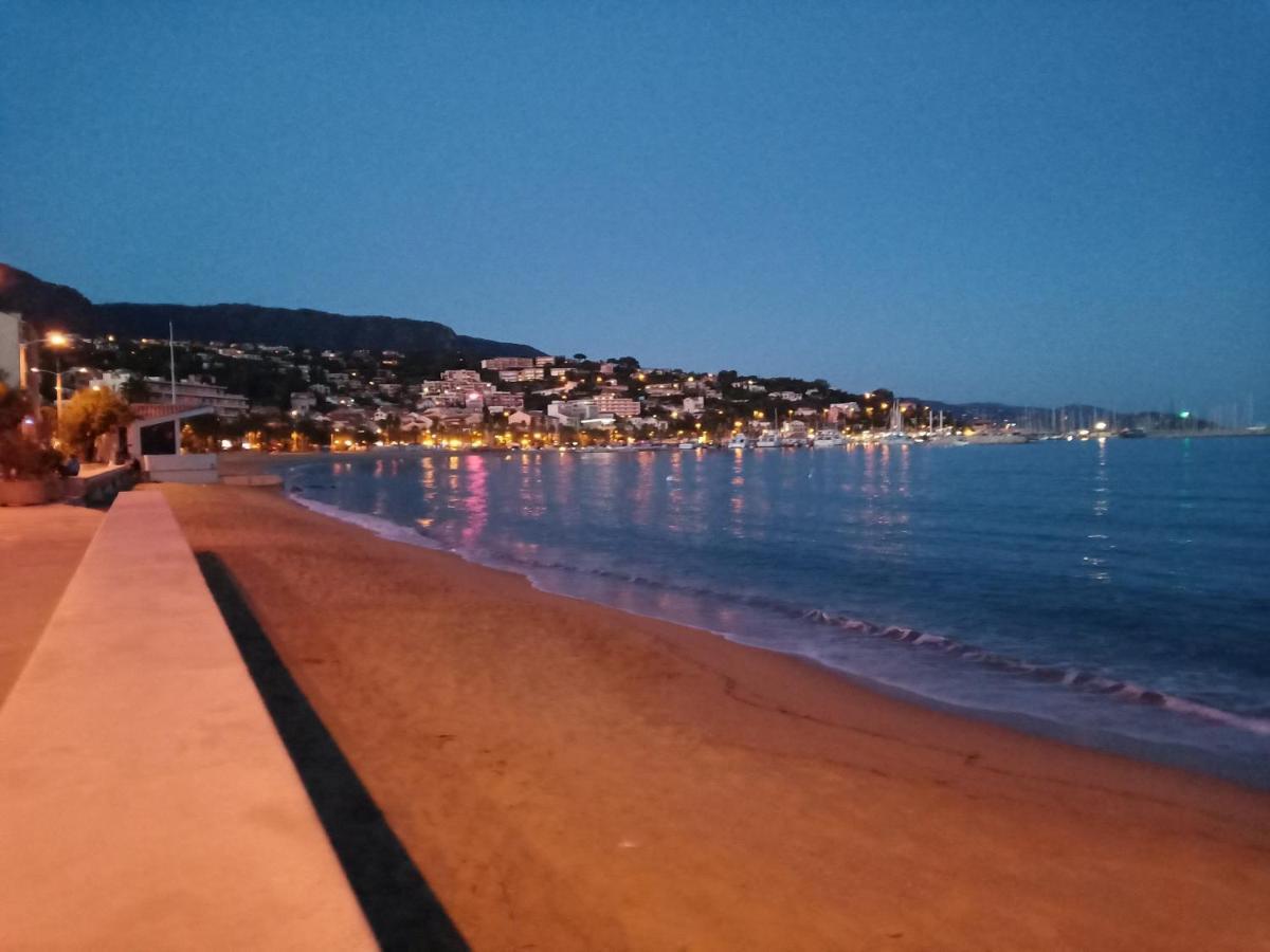 Face Mer Entre Plage Et Marina Bormes-les-Mimosas Kültér fotó